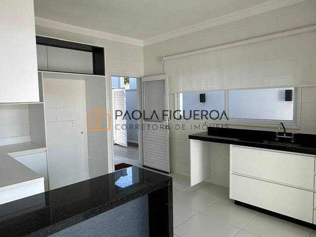 Casa para Venda em São José dos Campos - 4